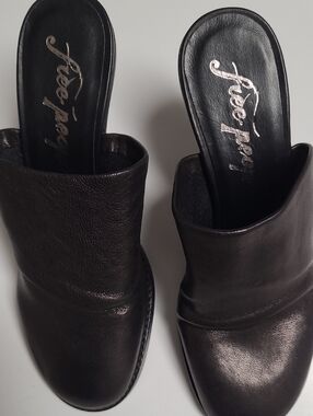 Free People Leila Black Leather Slip-On Mule Clogs - Size 8 (EU-38)